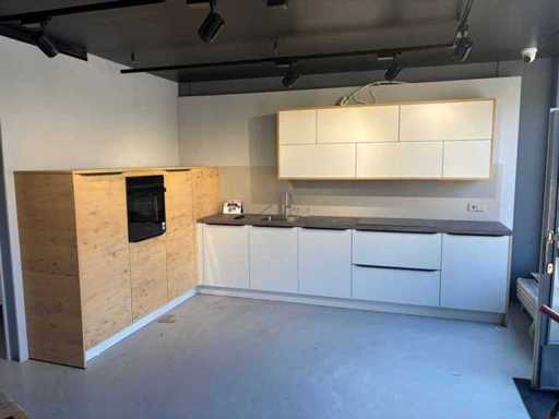 Sachsen - Showroomkeuken met Bosch/Siemens studioLine apparatuur