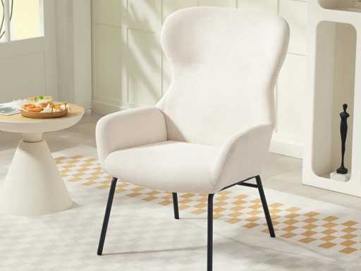 Moderne gestoffeerde fauteuil in oorstijl