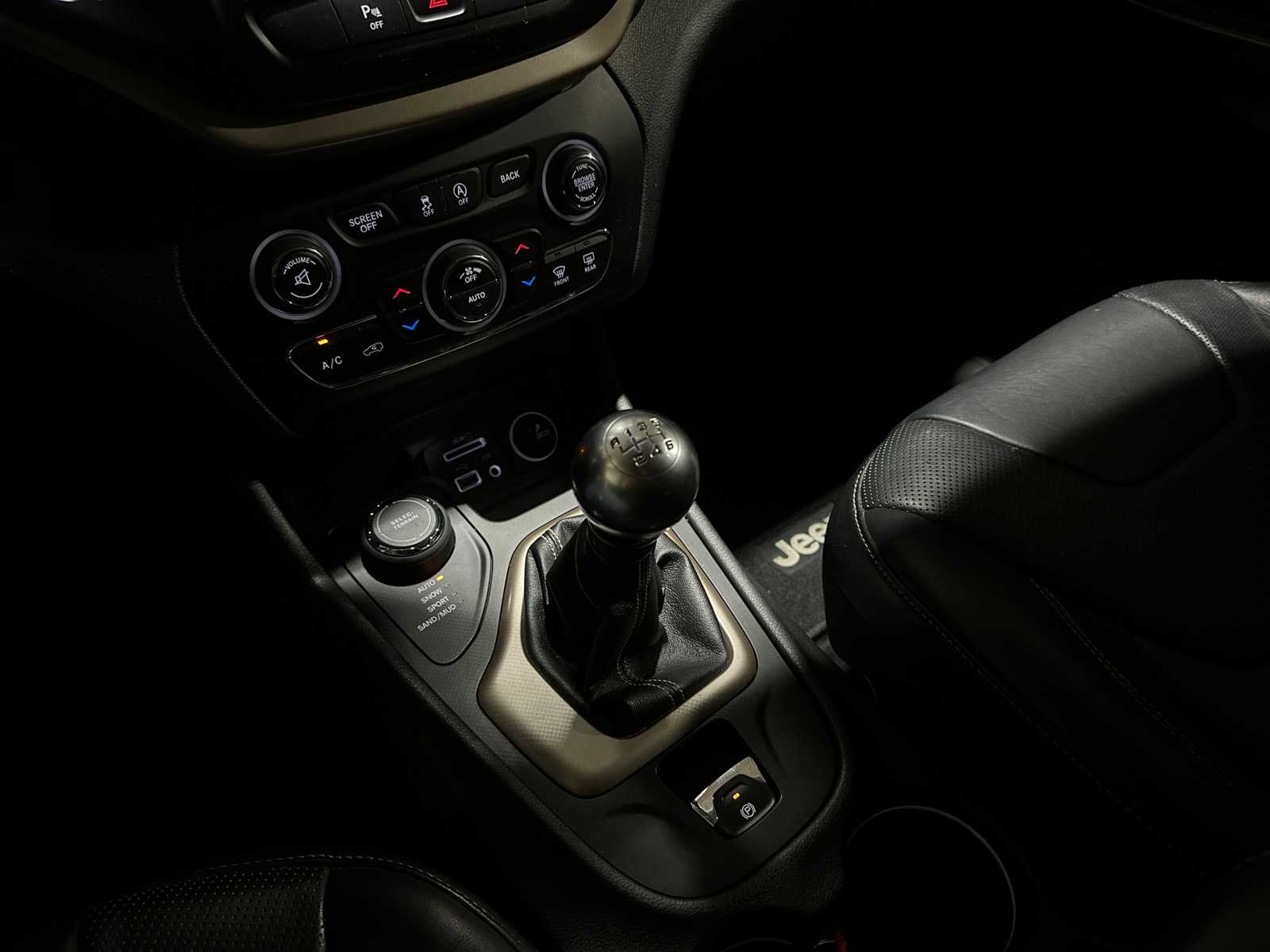 Jeep Cherokee 2.0 MultiJet Limited 4x4 140pk 2015 (Origineel-NL), VS-938-R Bedrijfswagen