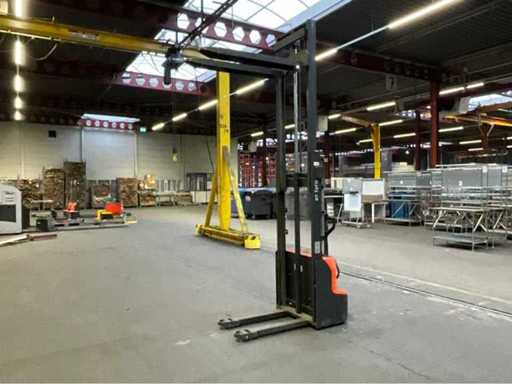 2024 BT / Toyota SHE100 Pallet Stacker