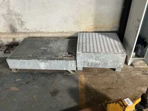Retention Tank (2x)
