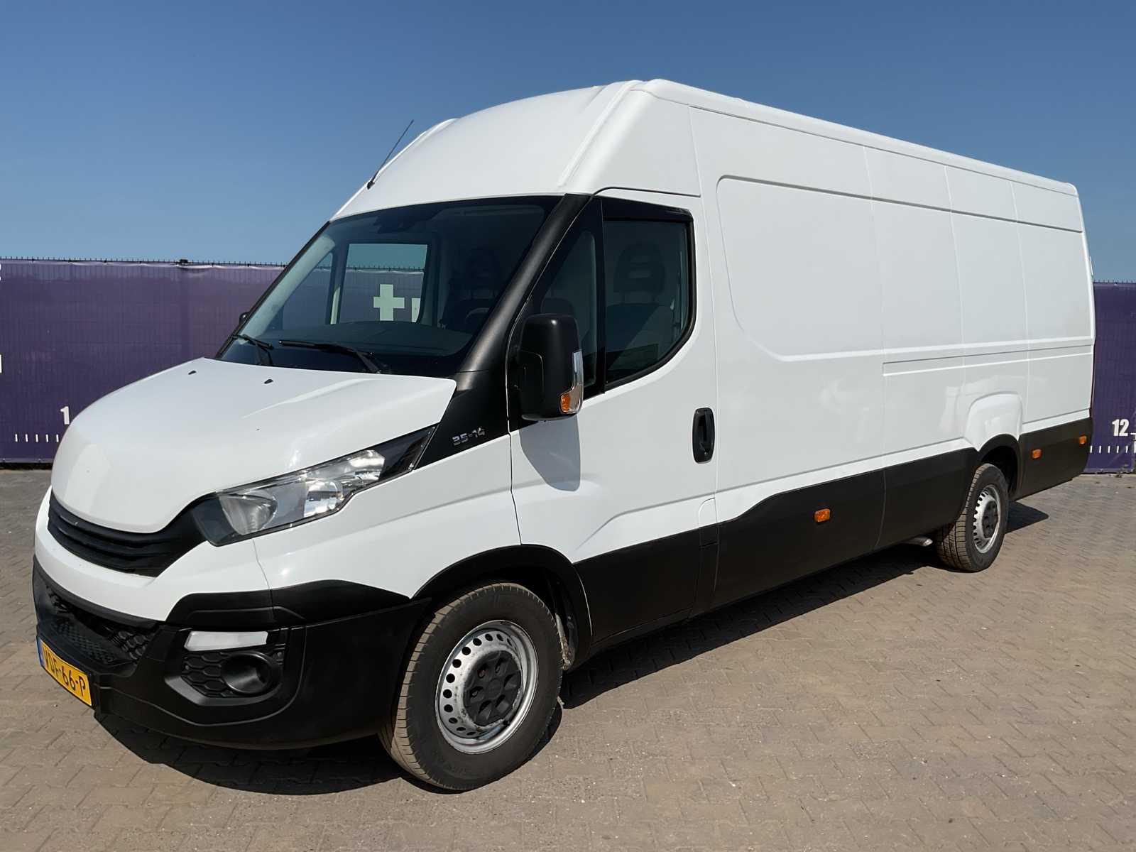 2016 – Iveco – Daily – 35S14V 2.3 410 H2 – Commercial vehicle
