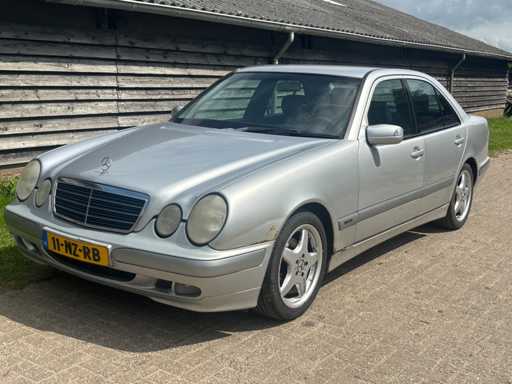 Mercedes-Benz - E-Klasse - 200 Classic - Auto - 2000