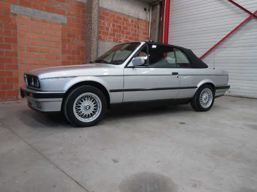 BMW E30 320 Cabriolet  