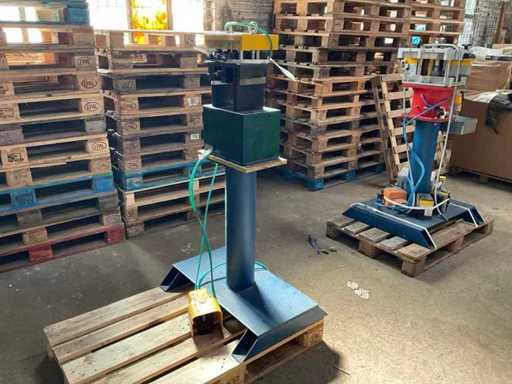 Oemme T1K-701-00 Aluminiumprofil-Stanzmaschine