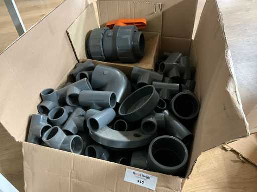 Batch of plastic couplings