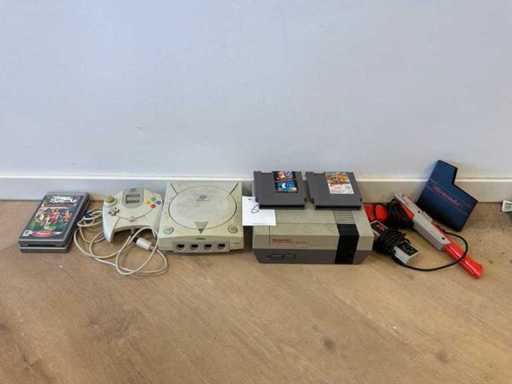 Nintendo / Dreamcast Game console (2x)