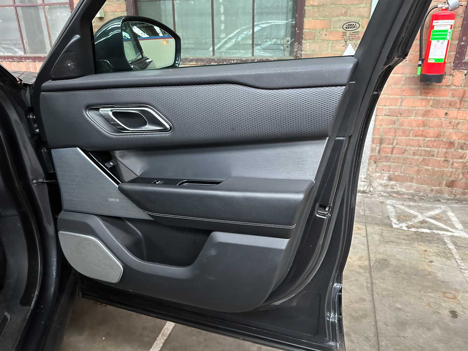 Land Rover Range Rover Velar 2.0 I4 AWD R-Dynamic SE 241pk 2017 (Origineel-NL), PX-296-F