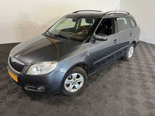 Skoda Fabia Combi 1.6-16V Elegance, 07-ZN-PH