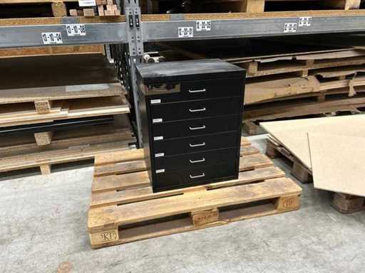 Armadio cassetto nero in lamiera