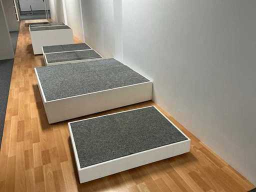 Verschiedene mobile Säulen (30x)