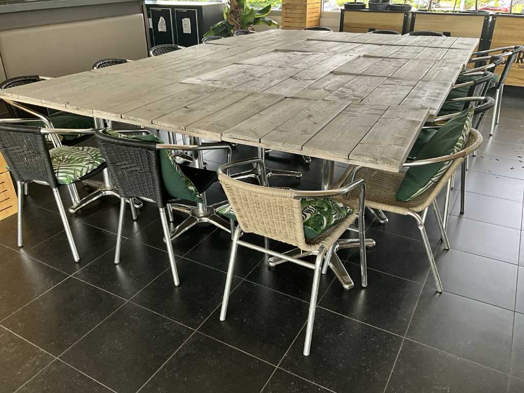 23 diversi tavoli da bistrot 76 diverse sedie da bistrot in alluminio