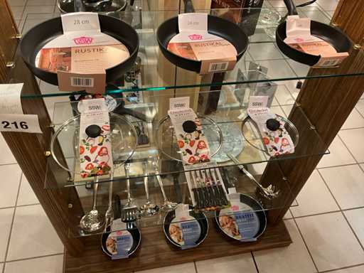 Gsw Pannenset (6x) + glazen deksels +  diverse keukengerei