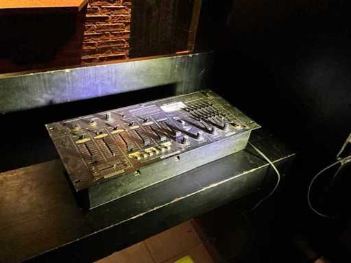 Console di missaggio Inkel DM-602