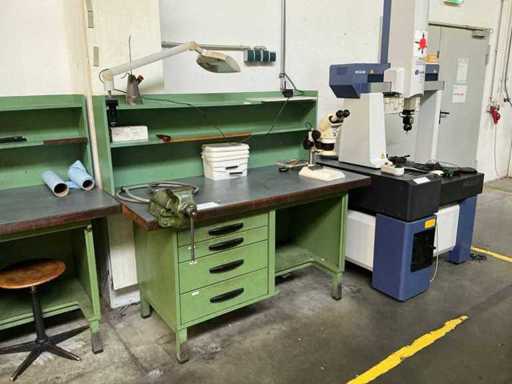 Établi avec sommaire