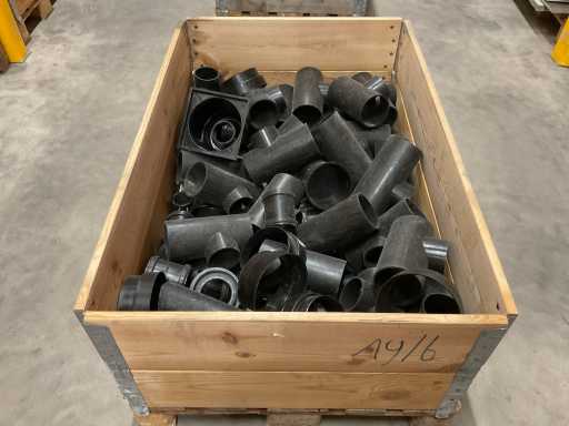 Batch of PE & PP fittings