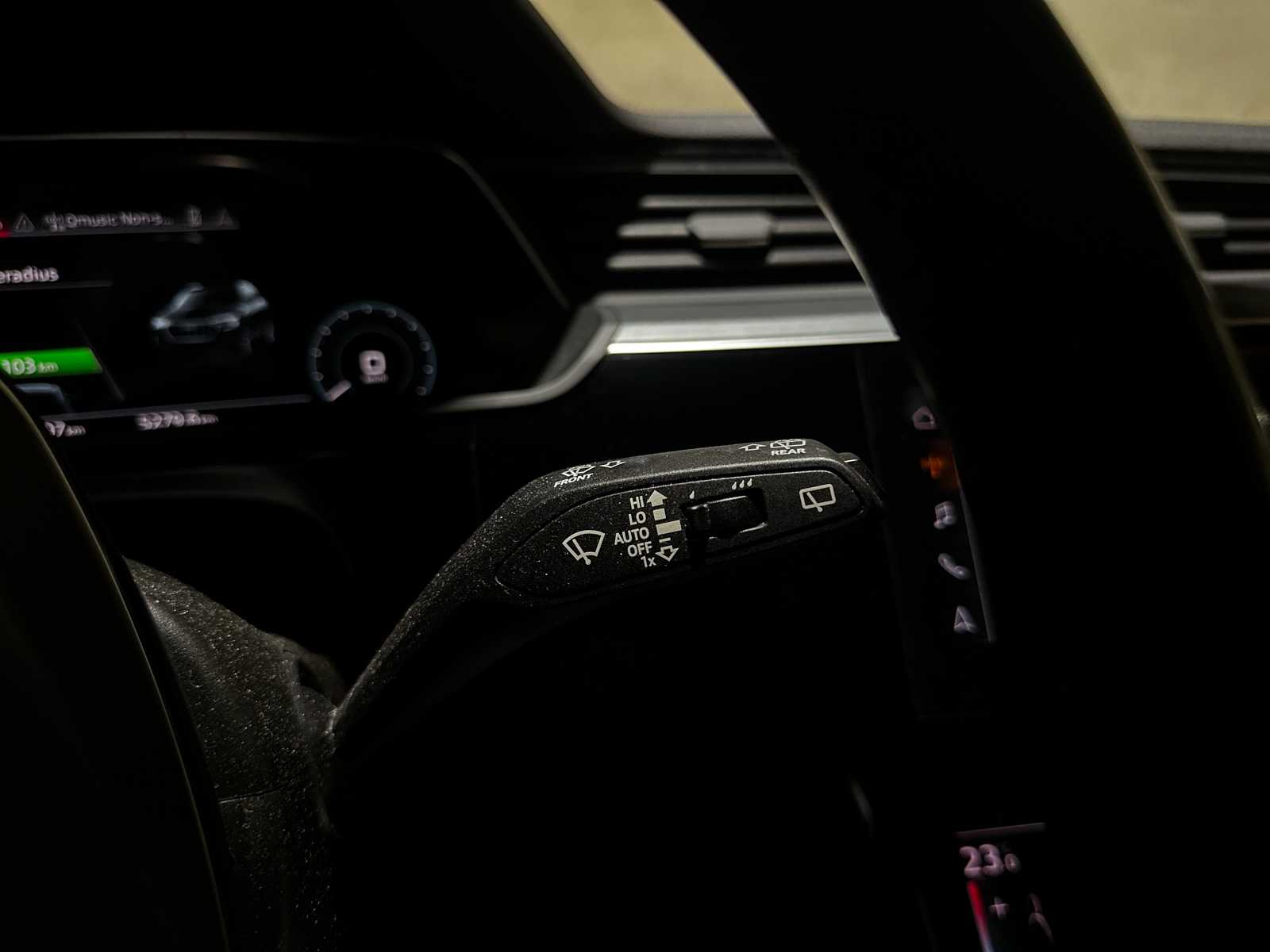 Audi e-tron 50 Quattro Business Edition 313pk 2020 (Origineel-NL), J-761-NS