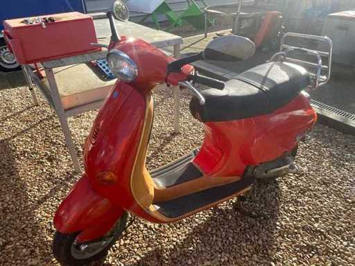 Piaggio Vespa ET2 Scooter Ancestor Scooter