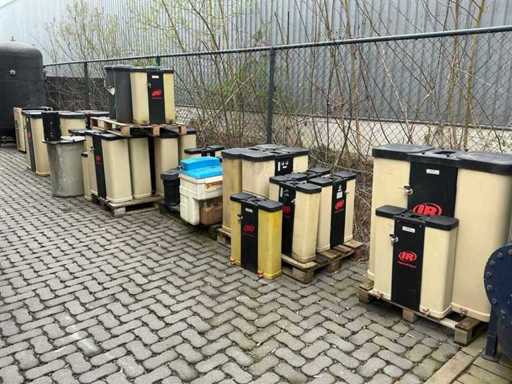 Vari separatori olio acqua