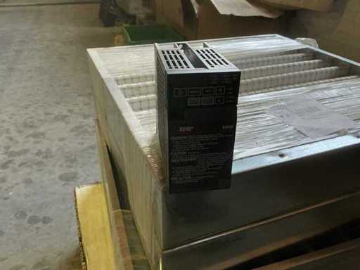 Mitsubishi FR-E820S-0030SCEPB-60 Frequency Drive