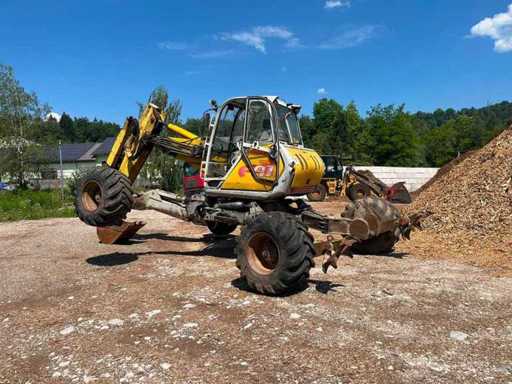 MENZI MUCK A91 4X4 wielgraafmachine