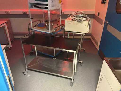 Trolleys on wheels (4x)