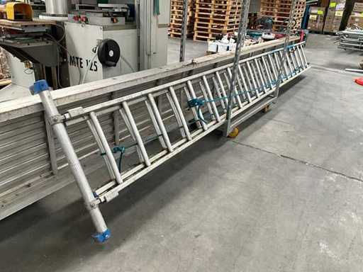 Solid 3-part aluminium sliding ladder (3x14)
