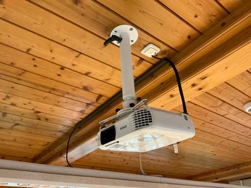 Epson EB-915W Projector