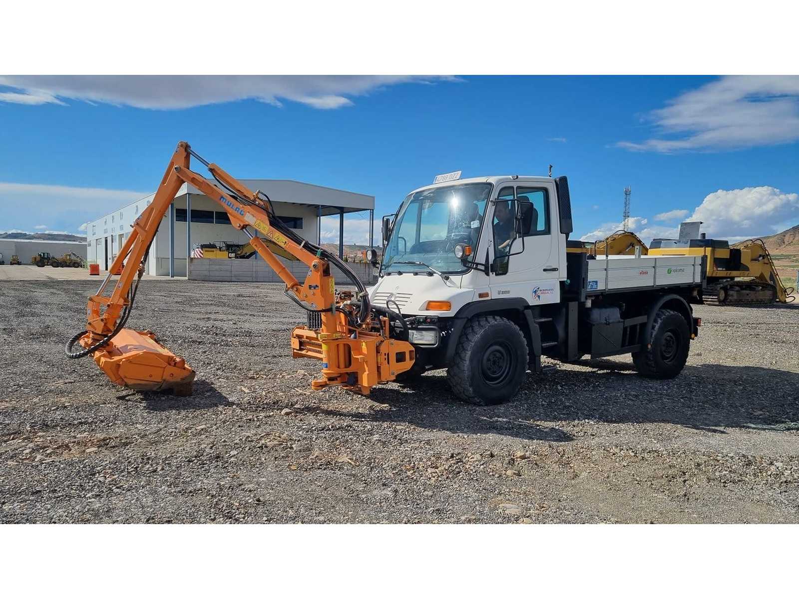 MERCEDES BENZ UNIMOG U 300 Utility Truck – 2006