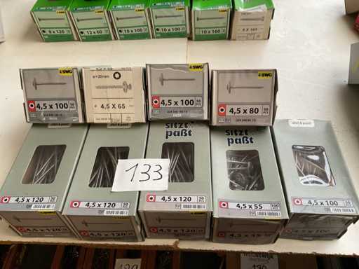 9 Kisten mit Dachblechschrauben