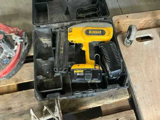 DeWalt DC608 Akku-Nagelgerät