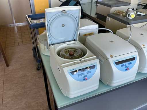 VWR Micro Star 17 Centrifuge