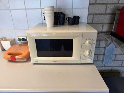Divers équipements de cuisine (4x)