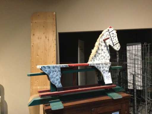 Cavallo a dondolo giocattolo vintage