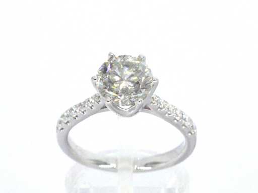 Bague en or blanc 18 carats grand diamant 2,00 carats