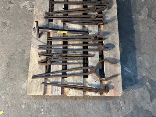 Schmiedezange_Konvolut