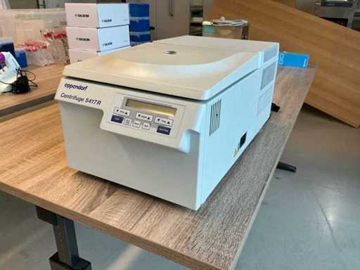 Eppendorf 5417R Centrifuge