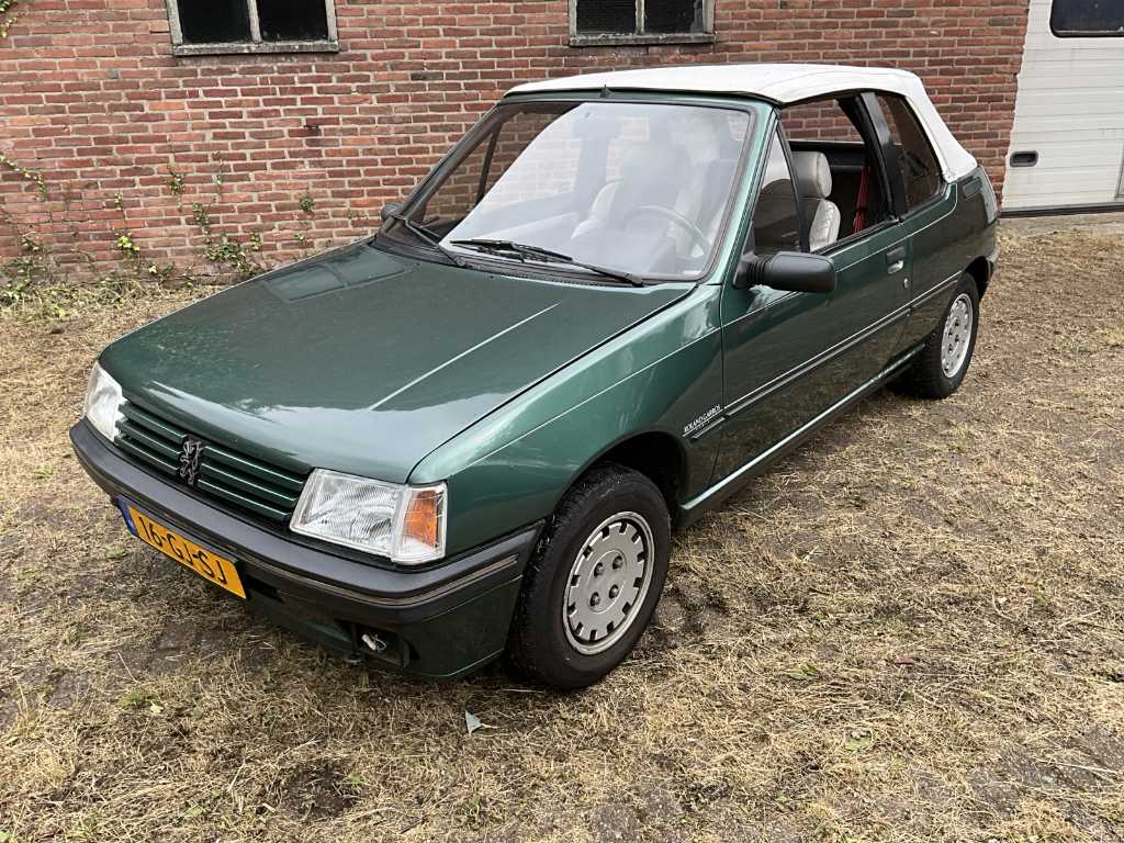 Peugeot - 205 - Voiture de collection (1992)