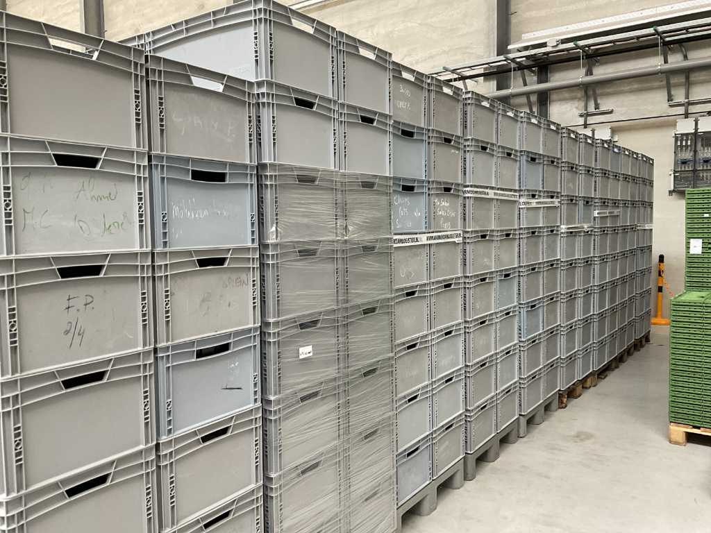 Auer / TBA Batch of stacking crates (approx. 550x)