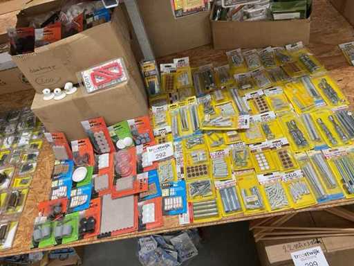 Charge von Befestigungselementen und Schutz