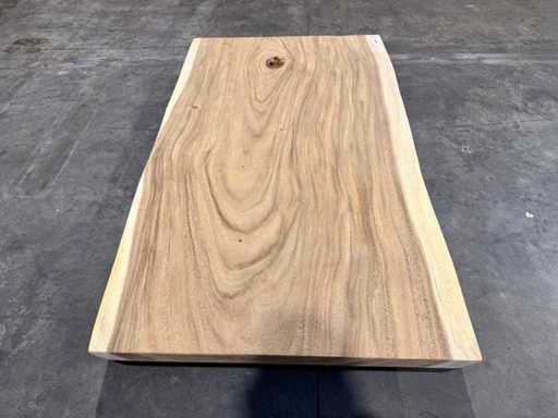 Trunchiul de copac suar pe masă 140 cm.