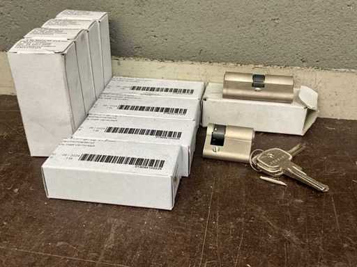 Verschiedene Zylinder (10x)