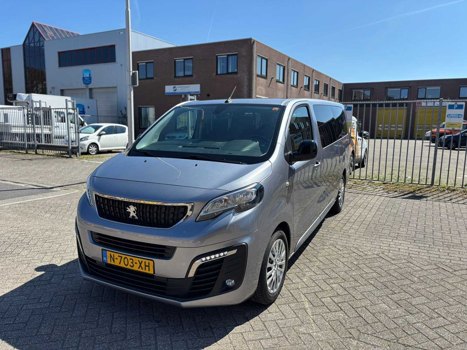Peugeot – Traveller – 2.0 BlueHDi BusL.S&S – Automatic – 9 Seater Car