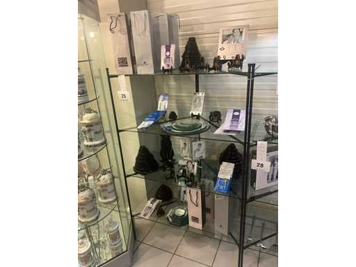 Divers piédestaux, supports pour assiettes, supports pour assiettes, miroirs...