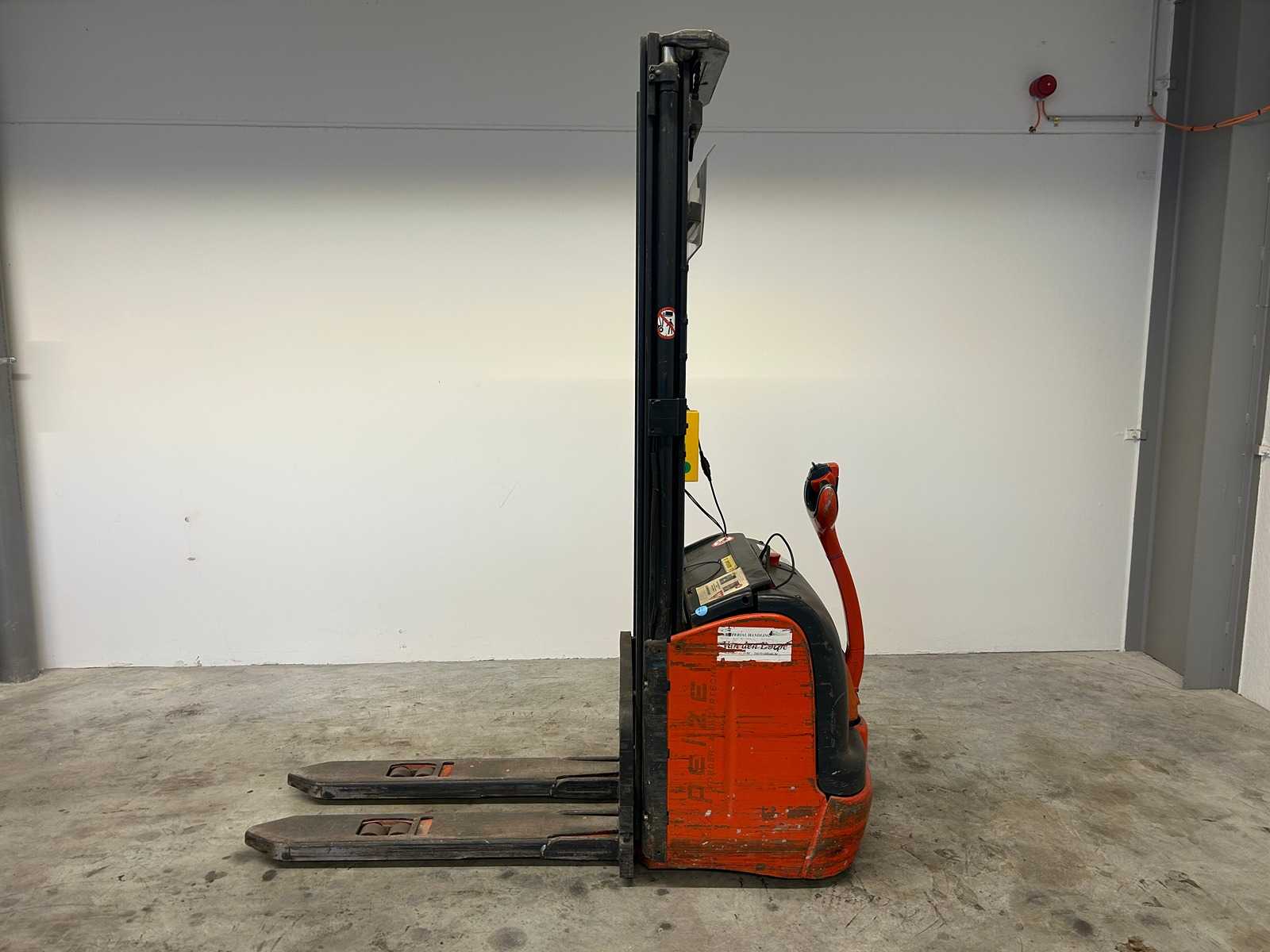 Linde – 2007 – L16 – Stacker