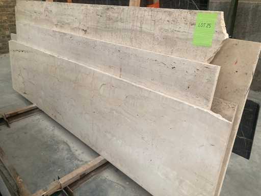 Bruto aperto al travertino