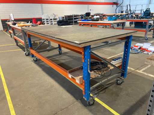 Banc de lucru cu blat de o?el