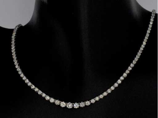 Collier de tennis en platine 126 diamants naturels 3,00 carats