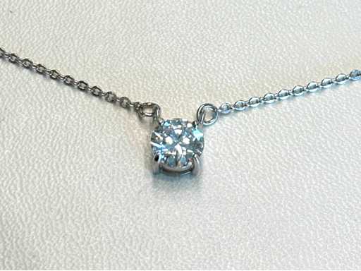 Witte solitair halsketting met hoogwaardige briljant