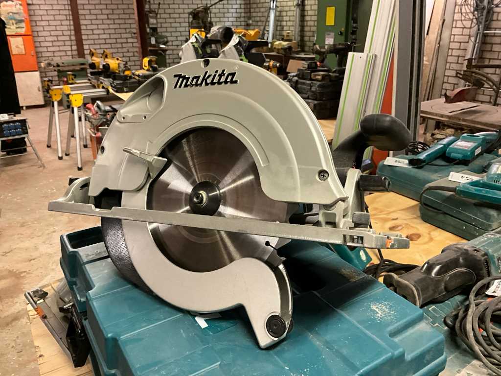 Makita hand circular online saw